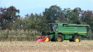 Filtr oleju John Deere – klucz do długiej żywotności silnika