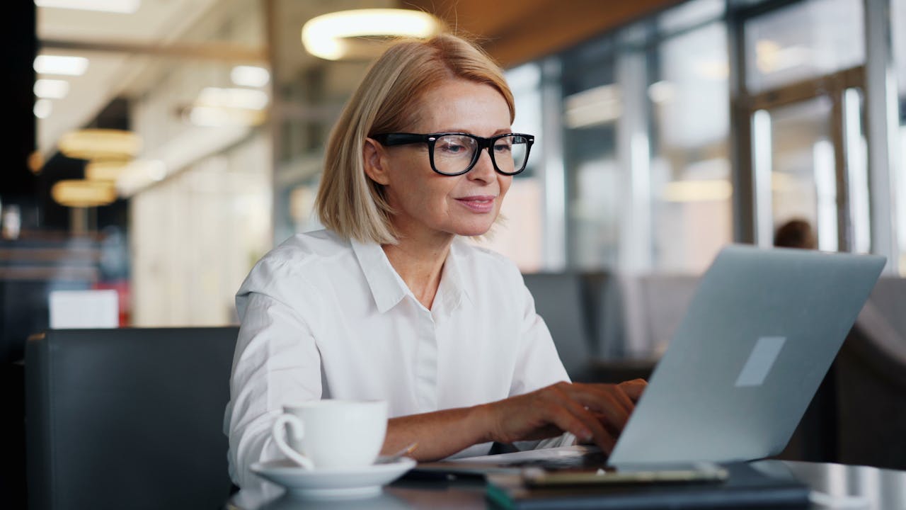 Zoom premium koszt w kontekście zaawansowanych potrzeb firm