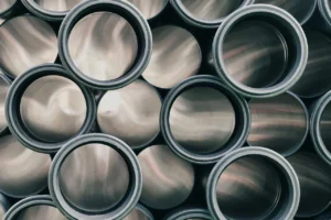 Bezpieczeństwo w przemyśle – nowoczesne systemy zabezpieczeń i kamery