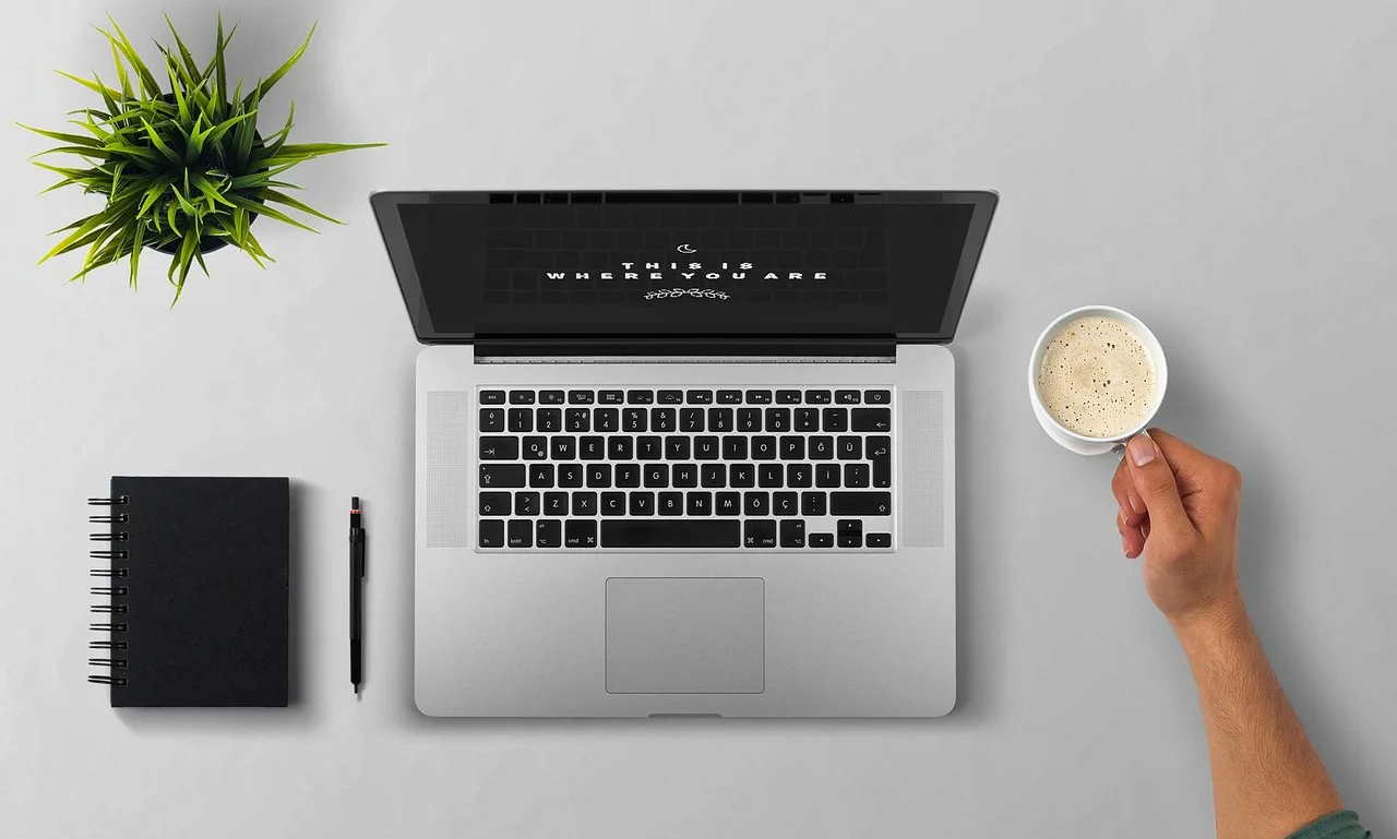 Serwis laptopów i drukarek w Warszawie — naprawy bez stresu