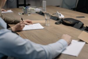 Systemy rezerwacji sal konferencyjnych – nowoczesne zarządzanie przestrzenią biurową